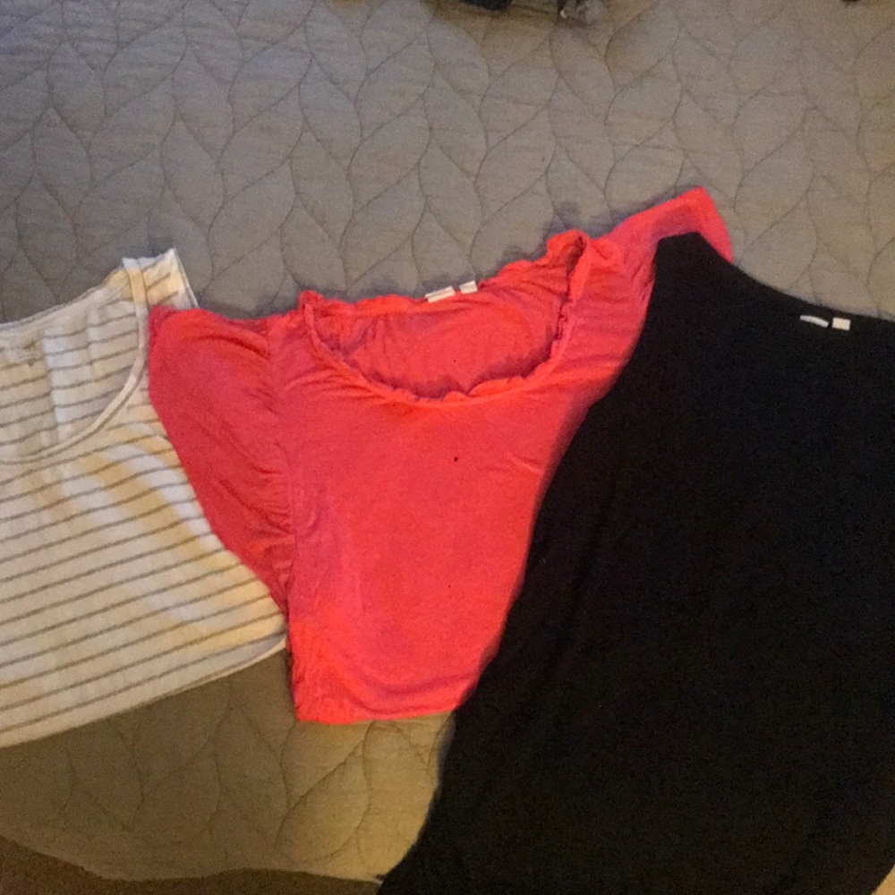 Maternity Bundle - 3 Gap maternity tops- size M